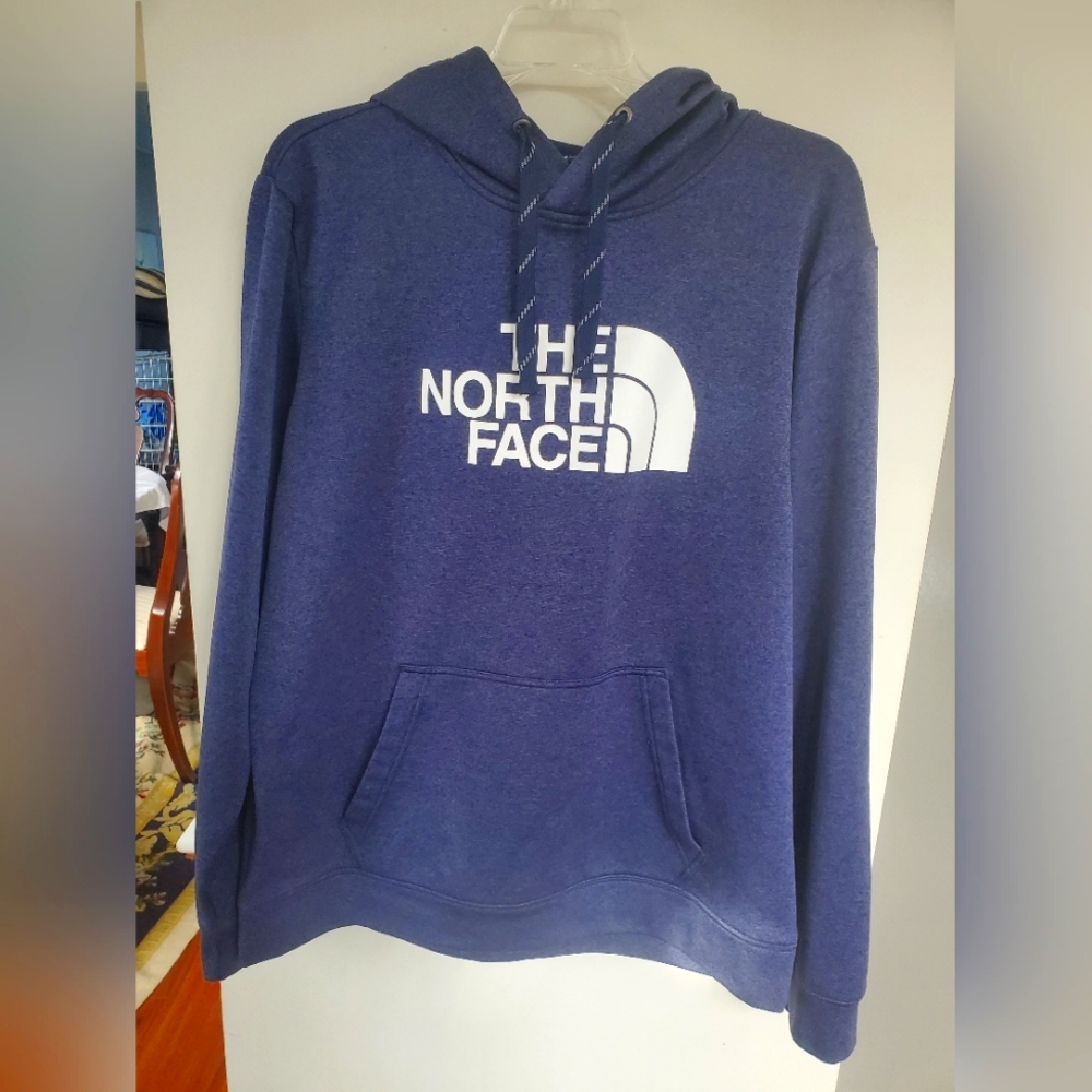 Like new Mens North Face Hoodie
